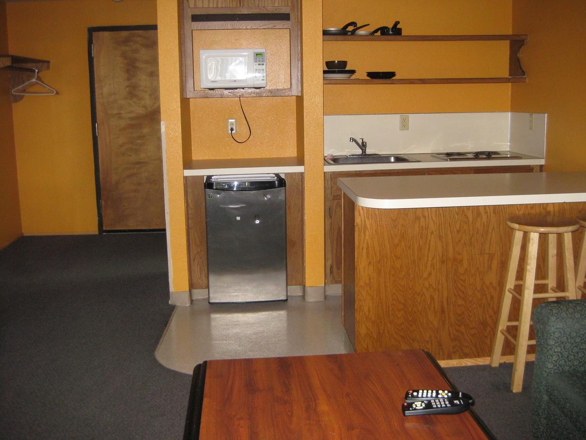 Smokey Point Motor Inn Arlington Room photo